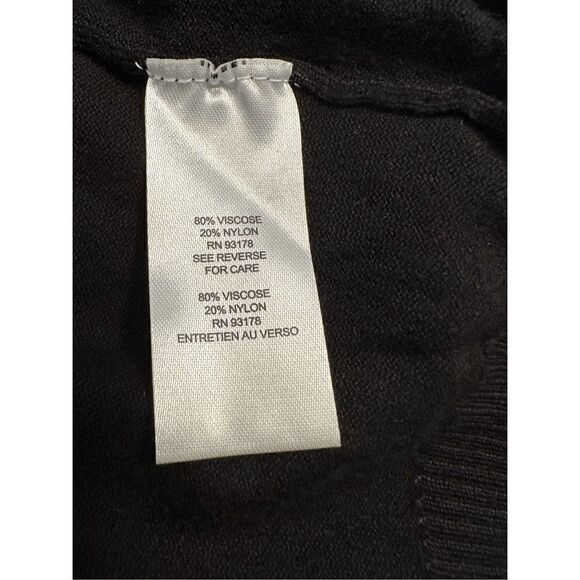 T. Tahari women’s black button up sweater with pockets size XS.   NWT. #18-0484 - Picture 5 of 6
